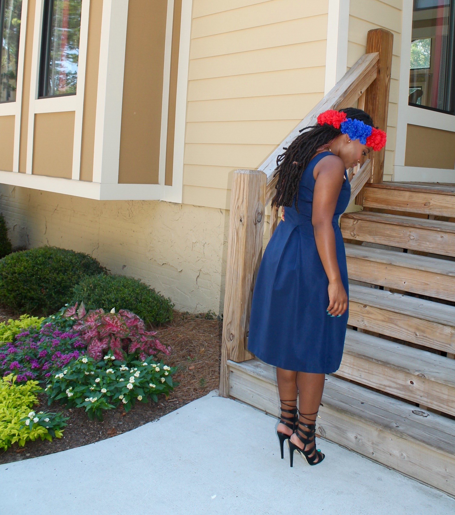 STYLE: SUNDAY BEST CROWN