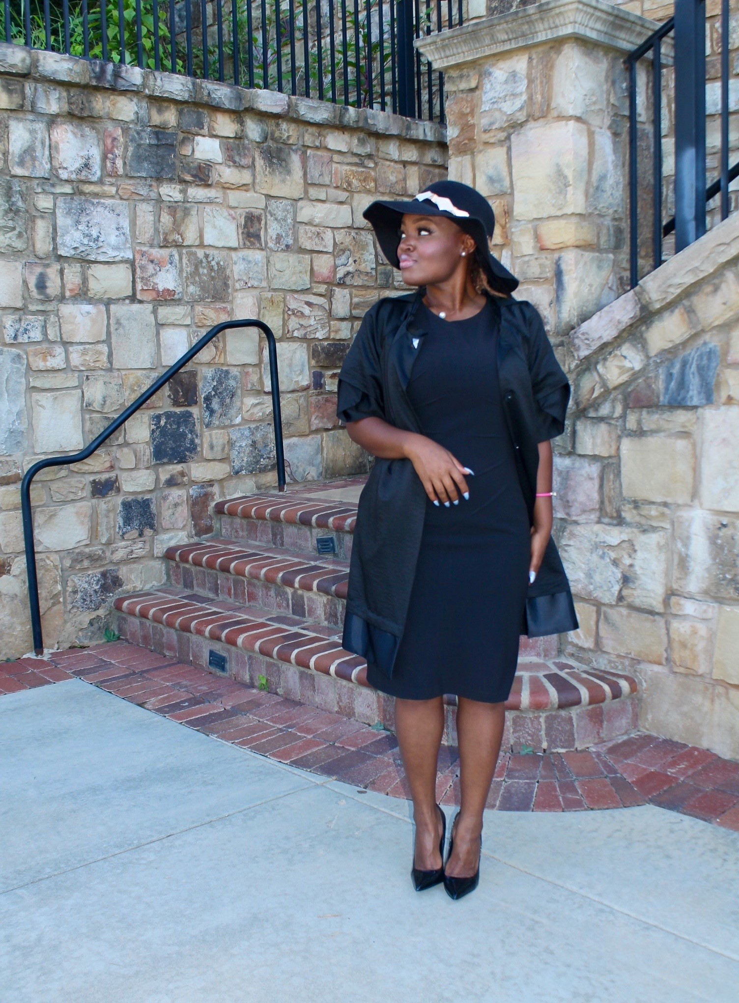 STYLE: BLACK EVERYTHING-FUNERAL LOOK
