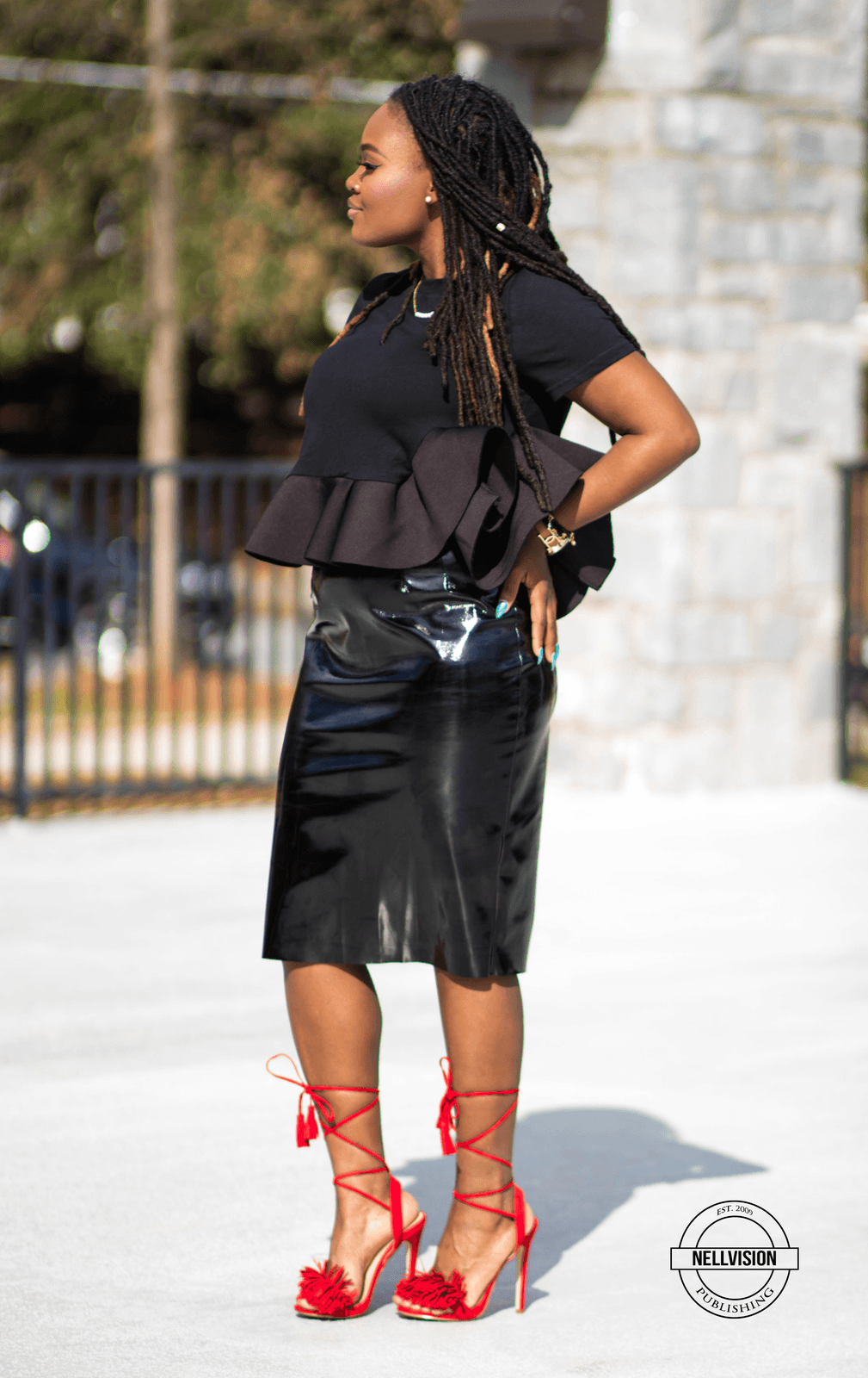 STYLE: MAKE ME CHIC BLACK CREWNECK RUFFLE CROP BLOUSE