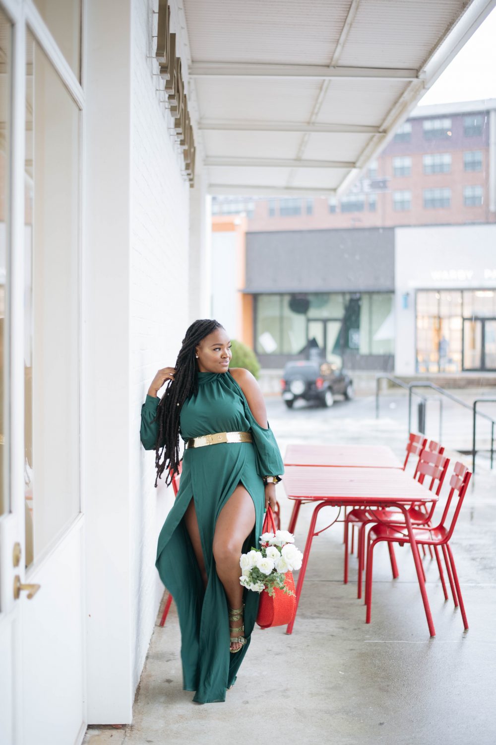 THE GOAL IS TO SLAY ALL SPRING AND ALL SUMMER IN MAXI DRESSES. SO LET'S SEE HOW YOU CAN TRANSFORM YOUR CUTE SPRING SPRING MAXI DRESSES AS THE WEATHER WARM UP...