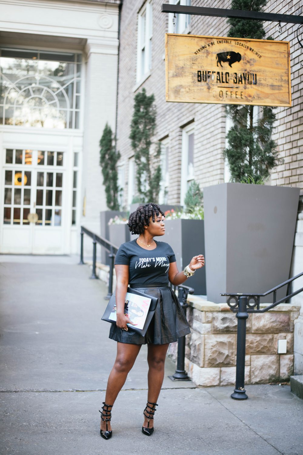 TODAY'S MOOD: MAKE MONEY- & HOW TO MAKE MONEY BLOGGING