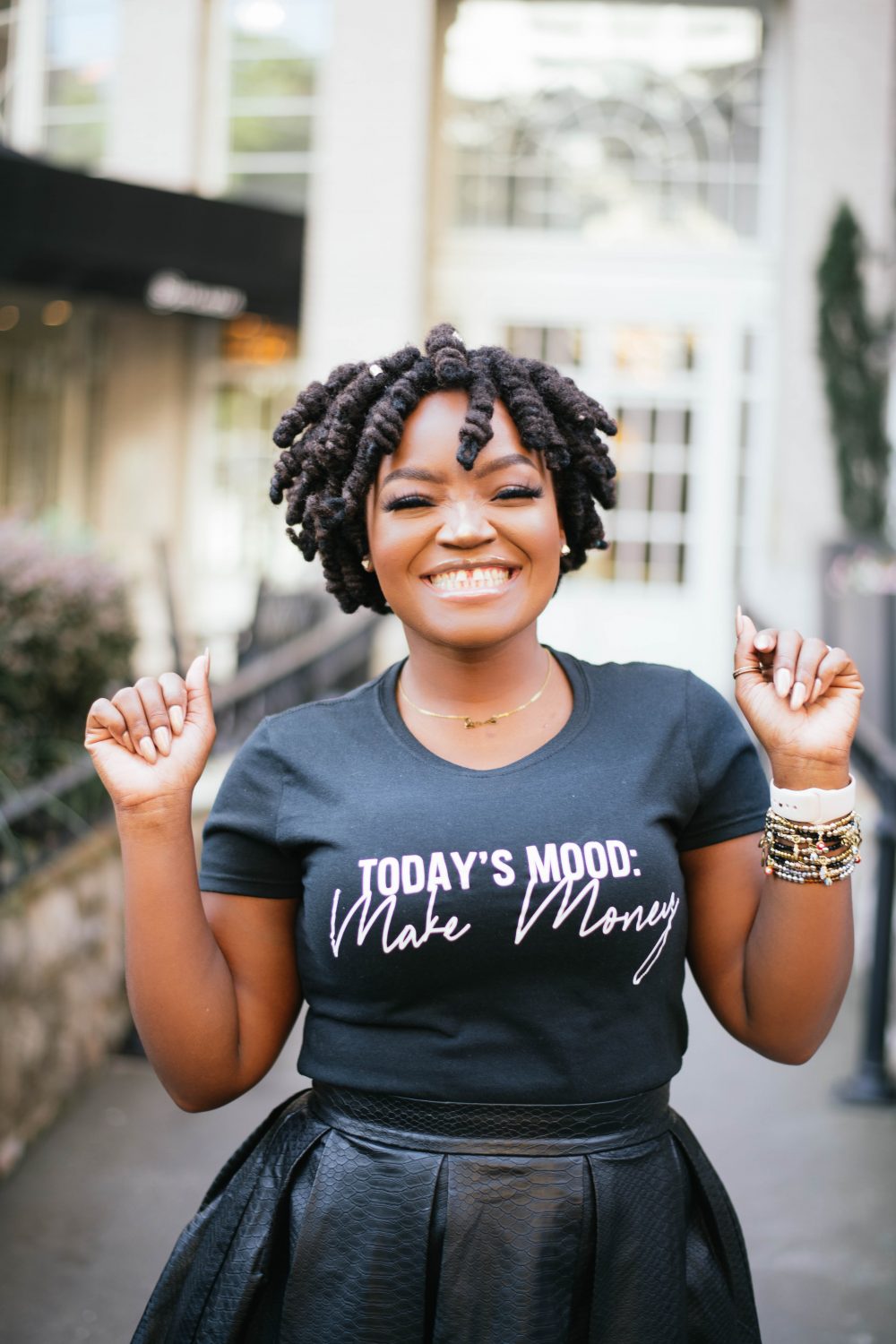 TODAY'S MOOD: MAKE MONEY- & HOW TO MAKE MONEY BLOGGING