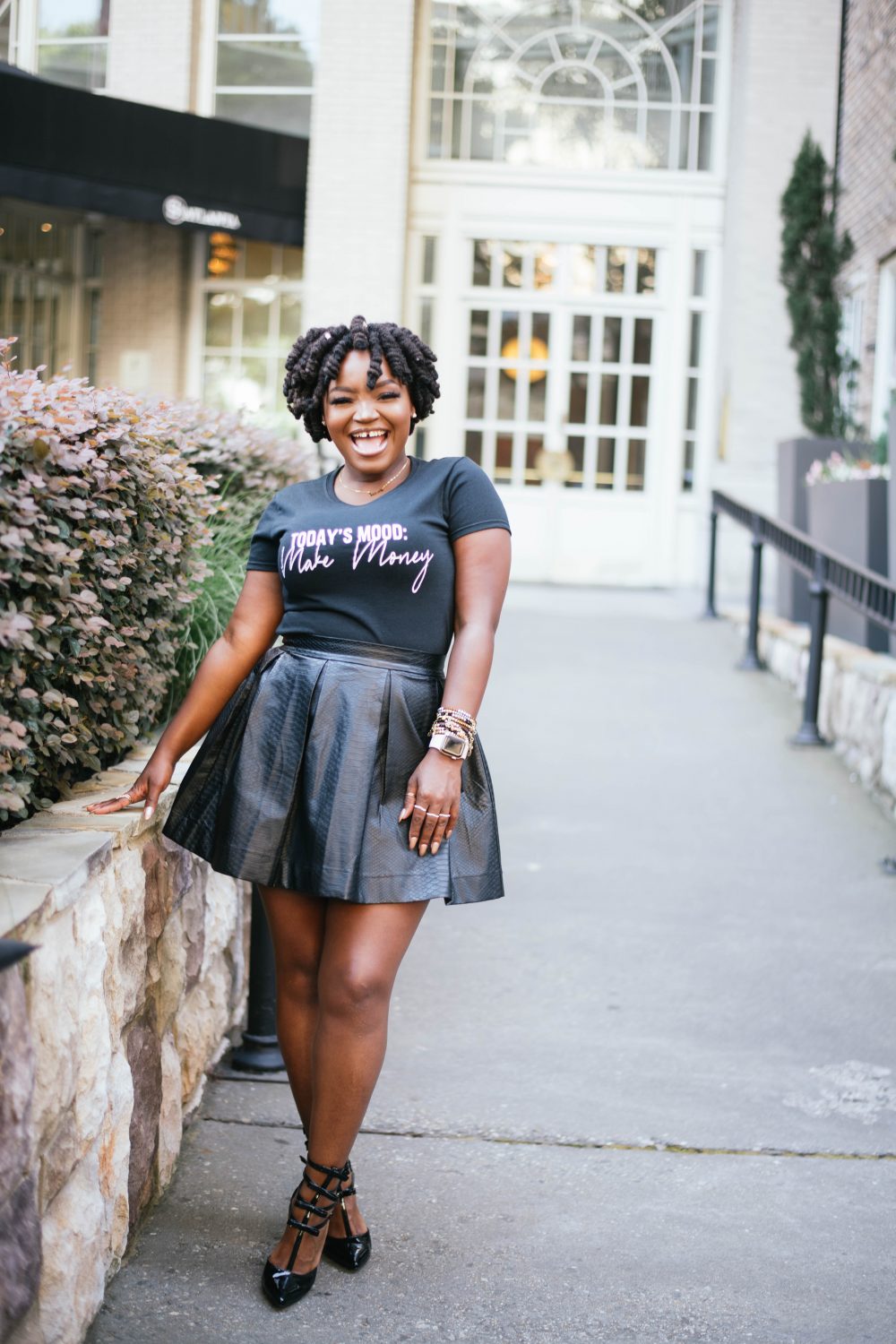 TODAY'S MOOD: MAKE MONEY- & HOW TO MAKE MONEY BLOGGING