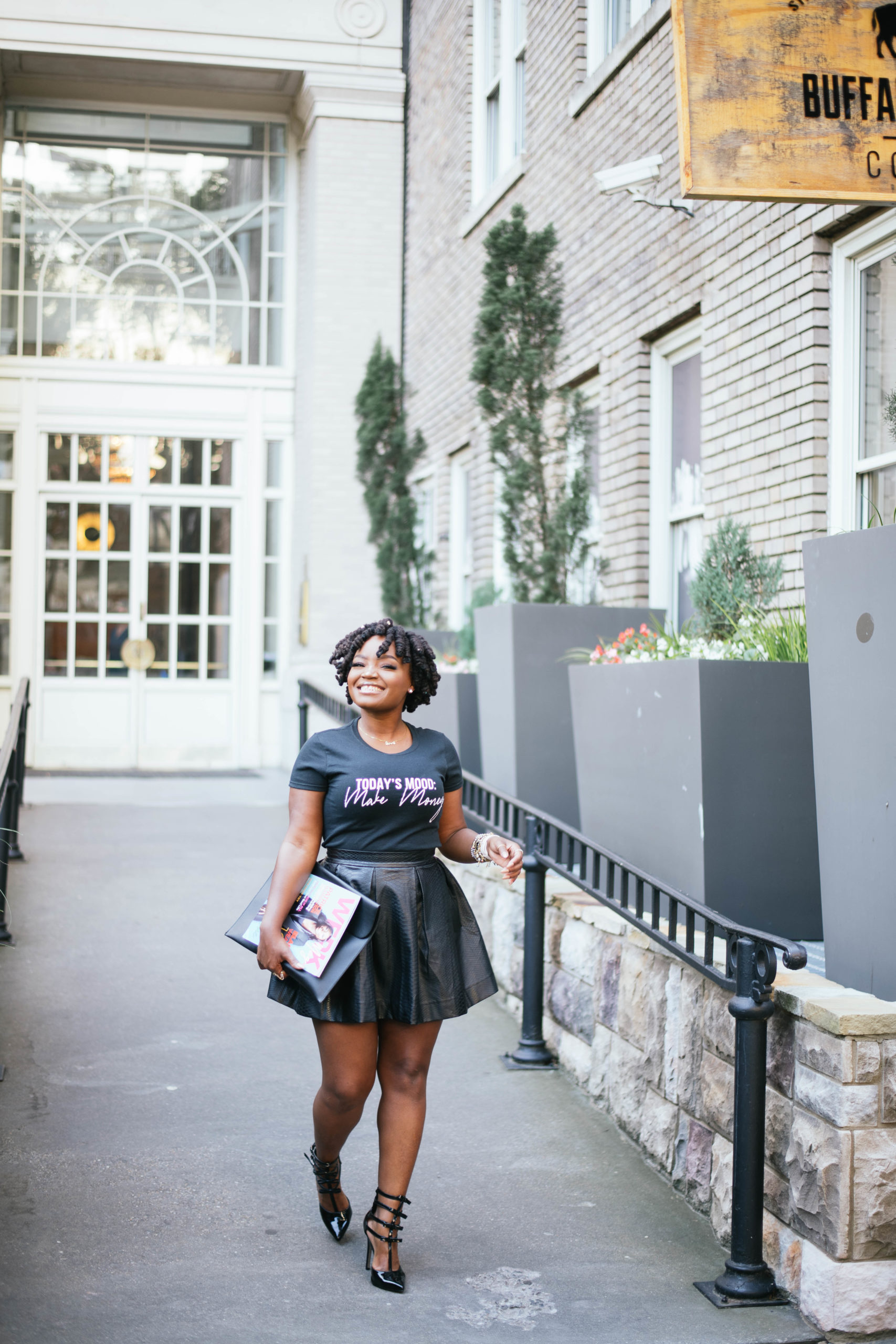 TODAY'S MOOD: MAKE MONEY- & HOW TO MAKE MONEY BLOGGING