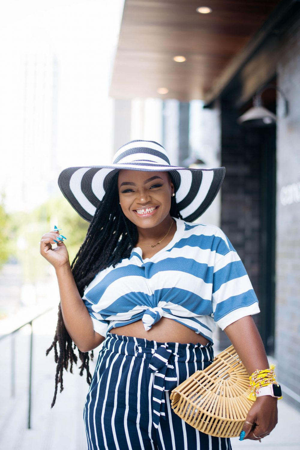 STRIPES WHITE AND BLUE 4TH OF JULY STYLE