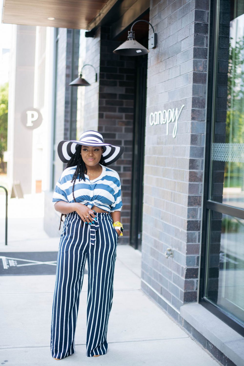 STRIPES WHITE AND BLUE 4TH OF JULY STYLE