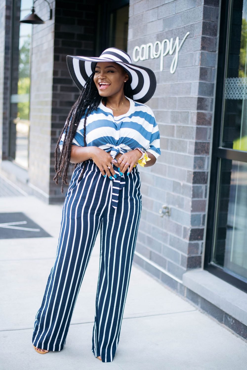 STRIPES WHITE AND BLUE 4TH OF JULY OUTFIT