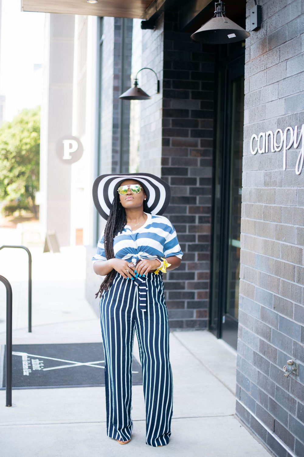STRIPES WHITE AND BLUE 4TH OF JULY STYLE