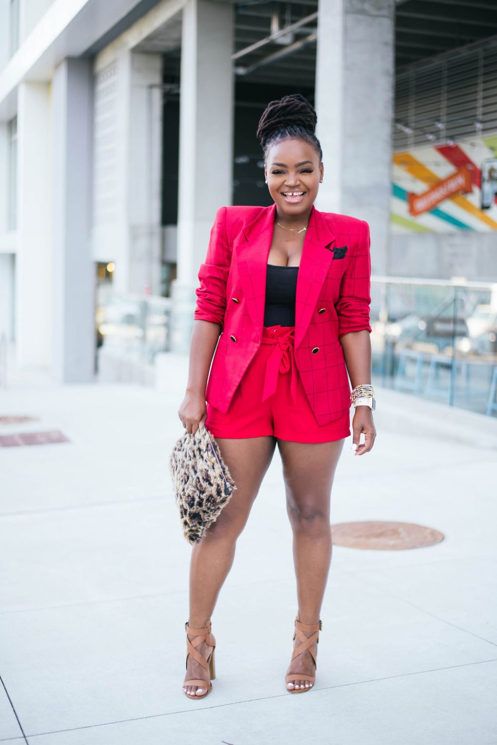 HOLIDAY OUTFITS​ INSPIRATION GUIDE