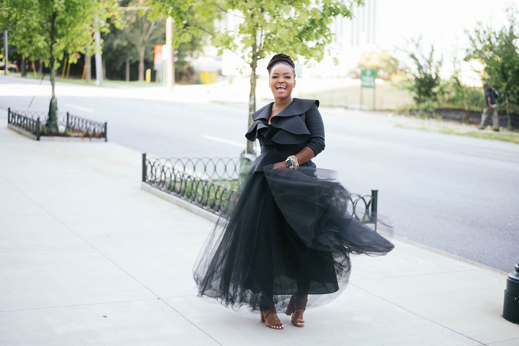 HOLIDAY OUTFITS​ INSPIRATION GUIDE