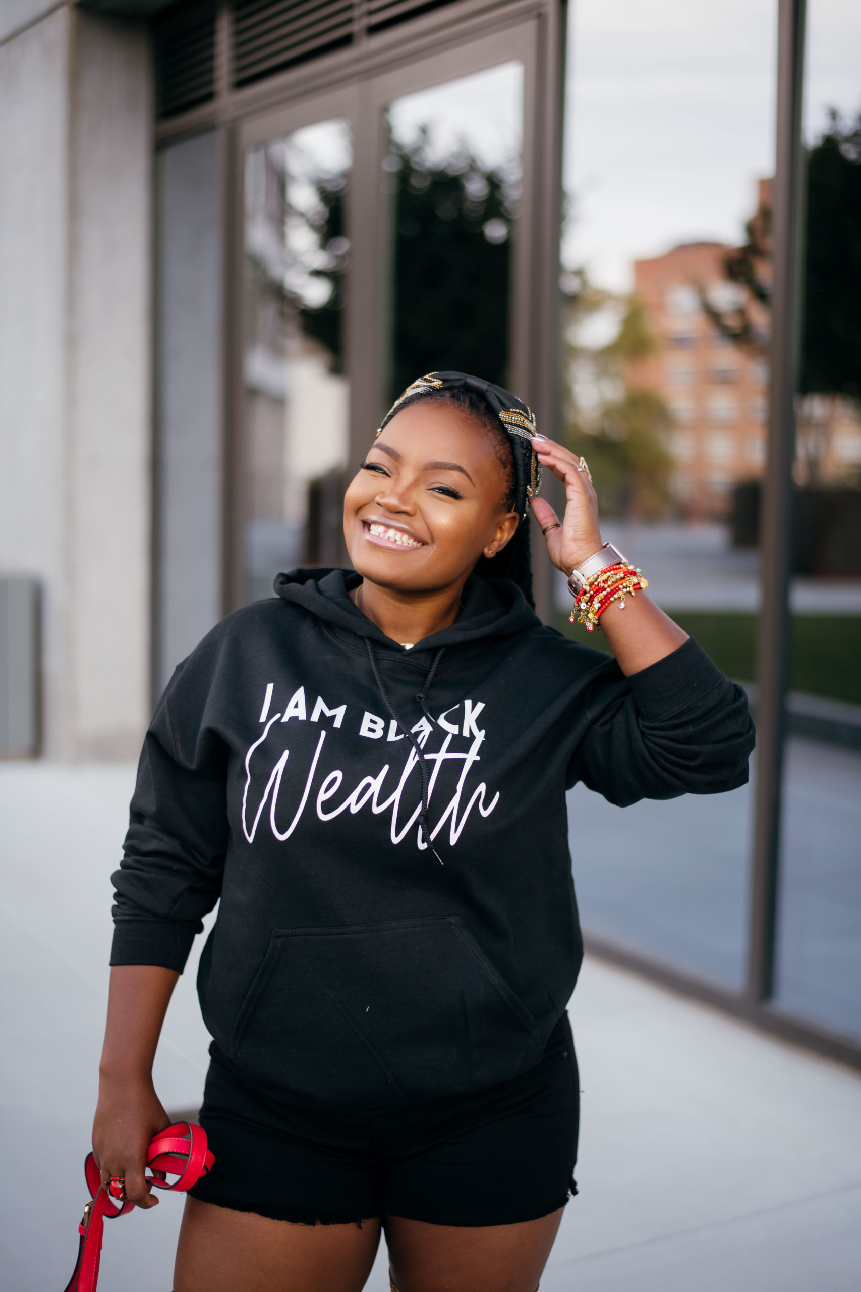 HOW TO STYLE YOUR FALL HOODIE FOR DATE NIGHT