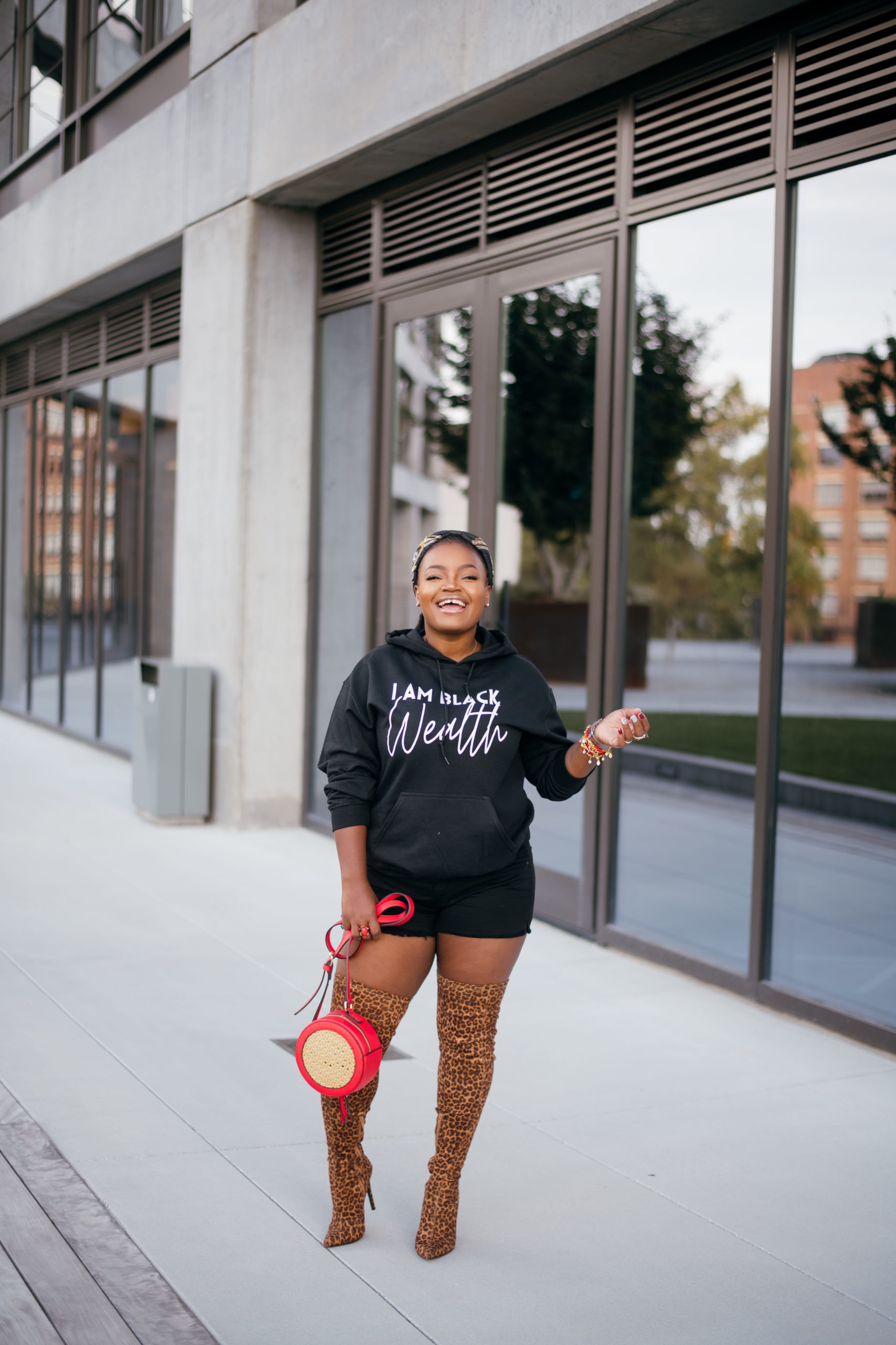 HOW TO STYLE YOUR FALL HOODIE FOR DATE NIGHT- FALL HOODIES