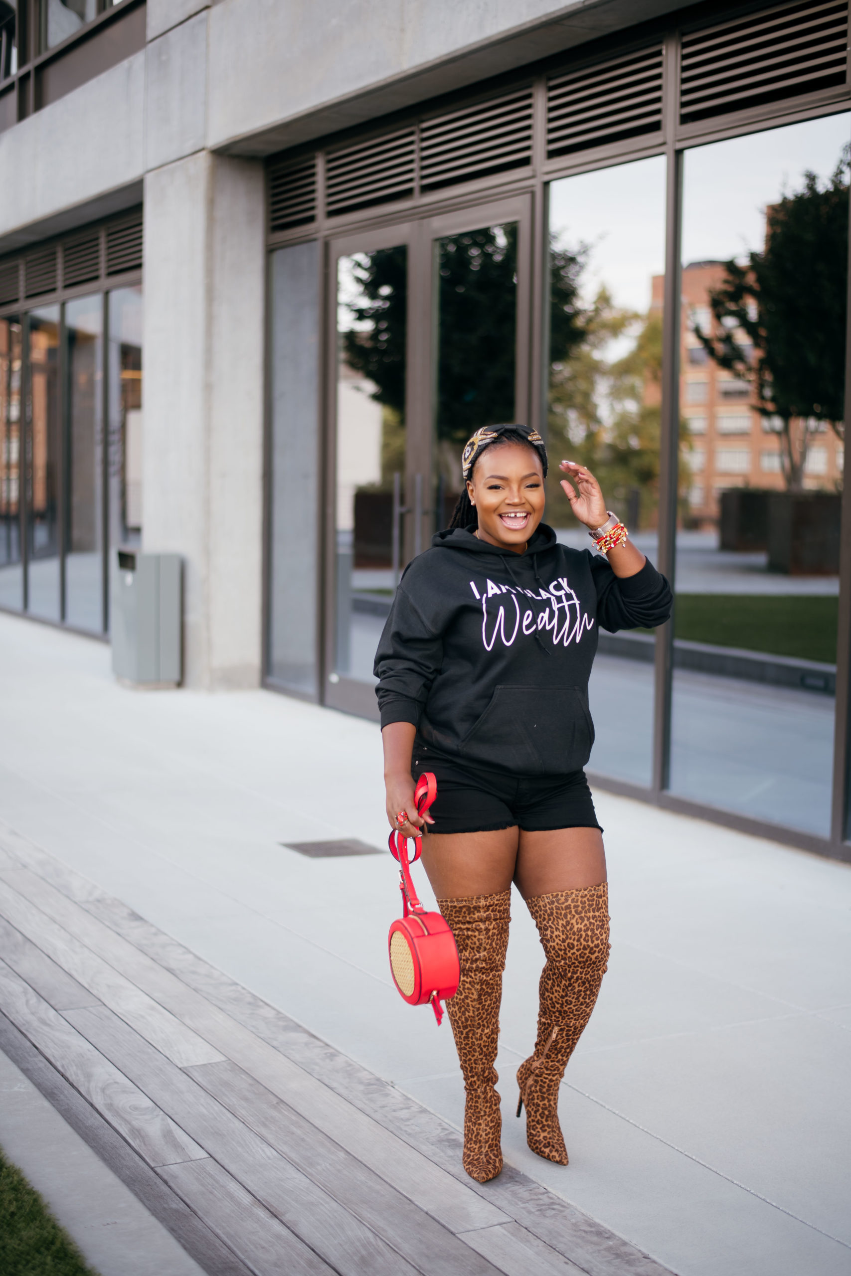 HOW TO STYLE YOUR FALL HOODIE FOR DATE NIGHT- FALL HOODIES