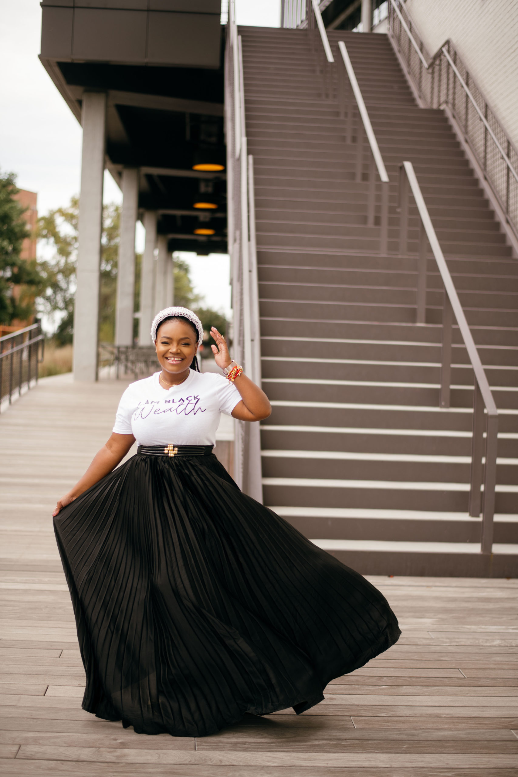 HOW TO STYLE YOUR GRAPHIC TEES FOR THE HOLIDAYS