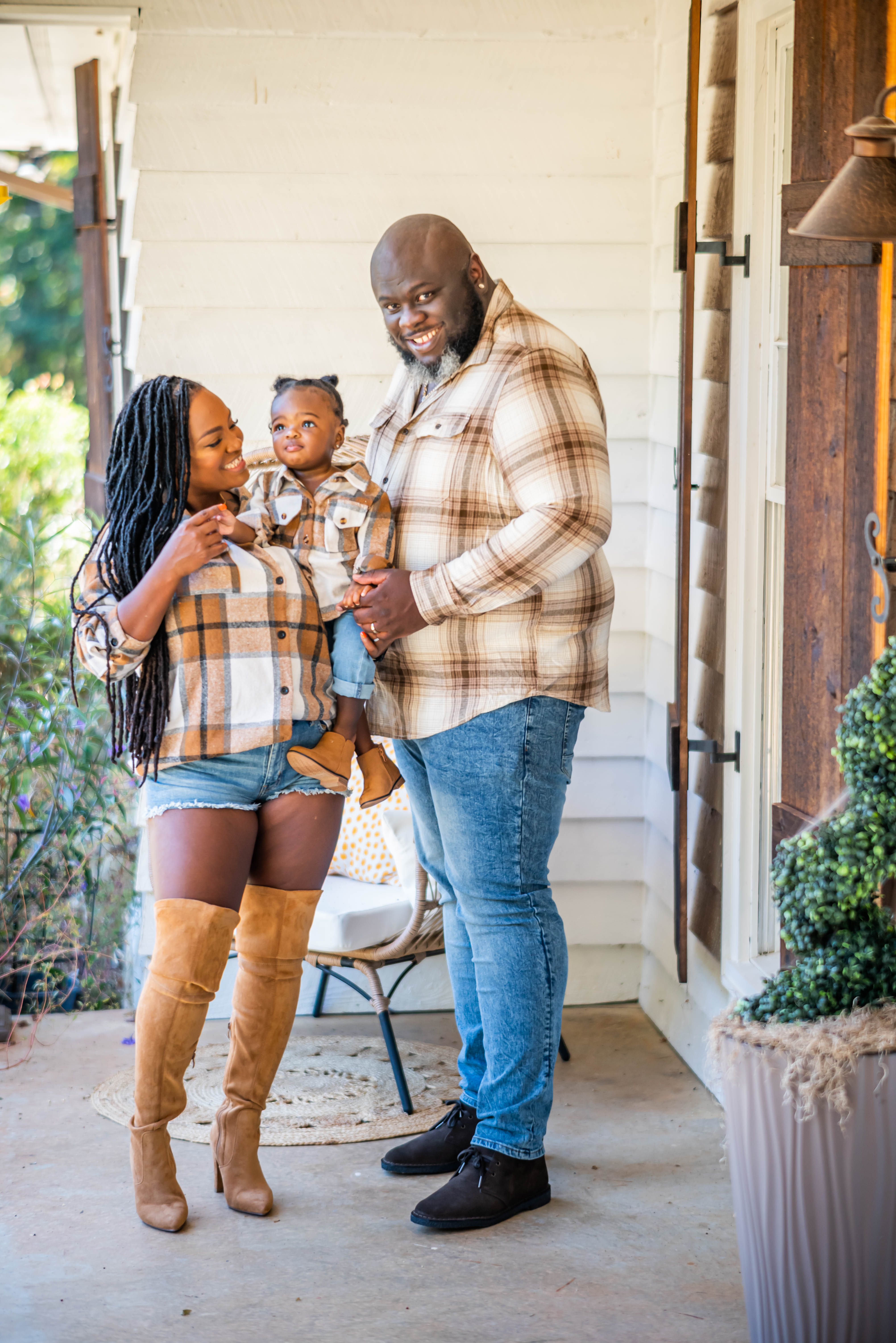 For our second look, we're embracing another Fall Classic: FLANNEL SHIRTS. You can keep it effortlessly stylish with just flannel shirts and jeans. This combination is easy to put together and incredibly comfortable for the entire family.