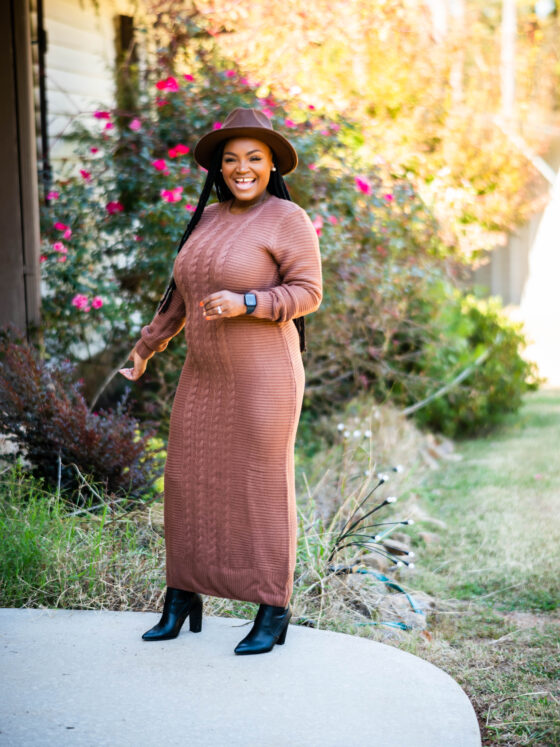 What to Wear To Thanksgiving Dinner: 7 Comfortable Outfit Ideas.