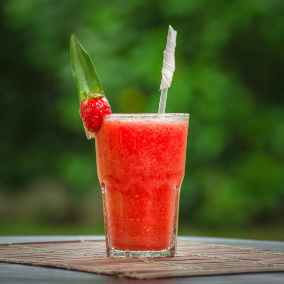 The Strawberry Sunshine Is the Best Summer Juice For Hydration