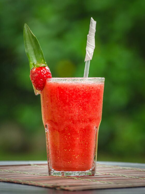 The Strawberry Sunshine Is the Best Summer Juice For Hydration